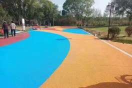 彩色強(qiáng)固透水混凝土的施工流程